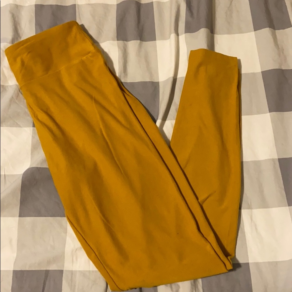 Solid mustard yellow lularoe one size leggings